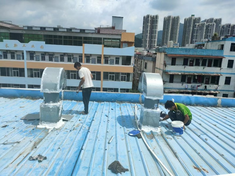 新蔡钢结构屋面涂料维修方法